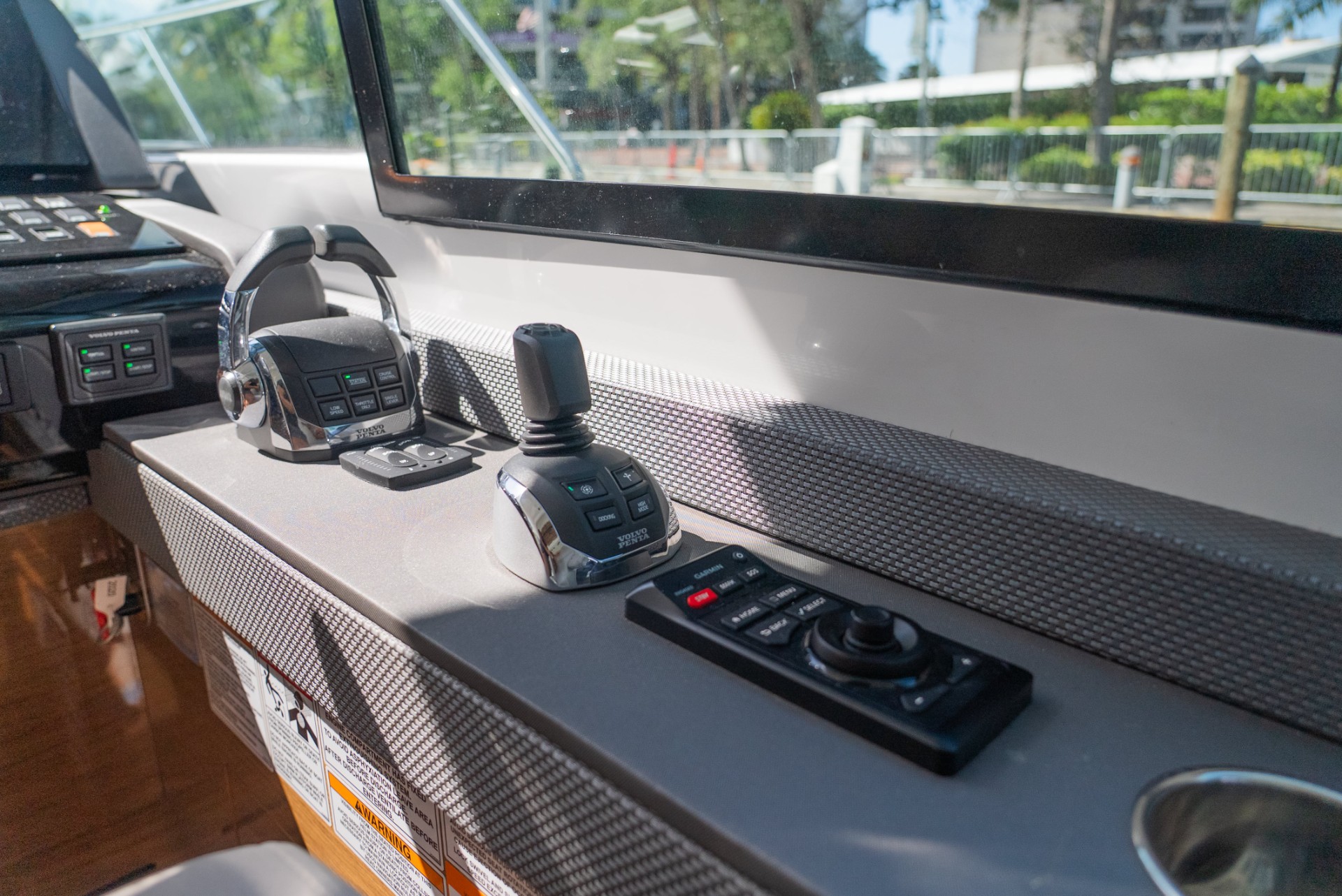 Yacht Photo 33